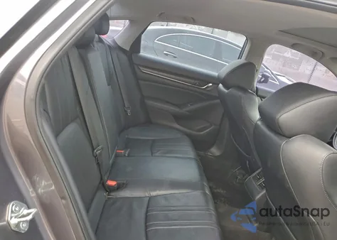 2018 Honda Accord Exl z USA, uszkodzony, nr VIN 1HGCV1F50JA016056